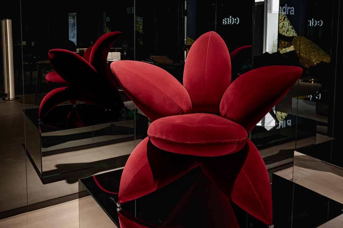 「Getsuen」のソファ