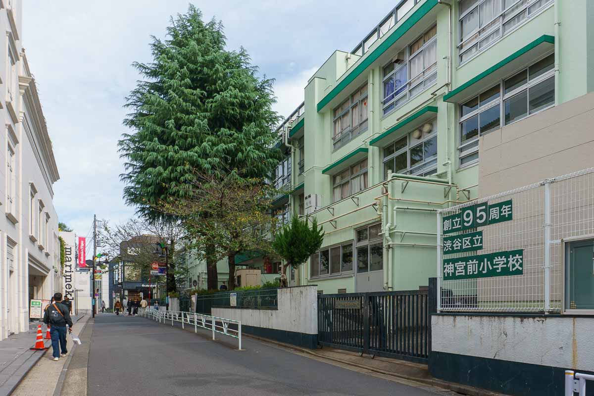 神南前小学校